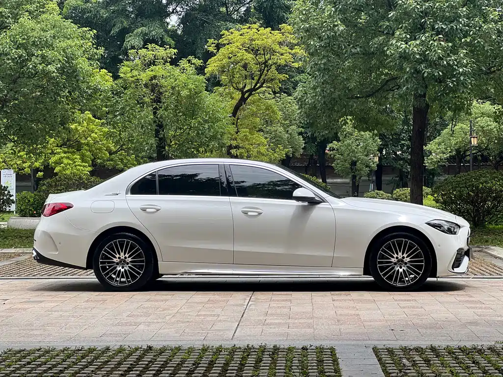 Mercedes-Benz C-Class — миниатюра 4