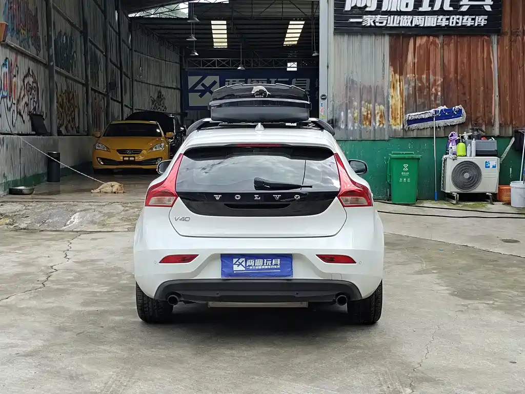 Volvo V40 — миниатюра 10