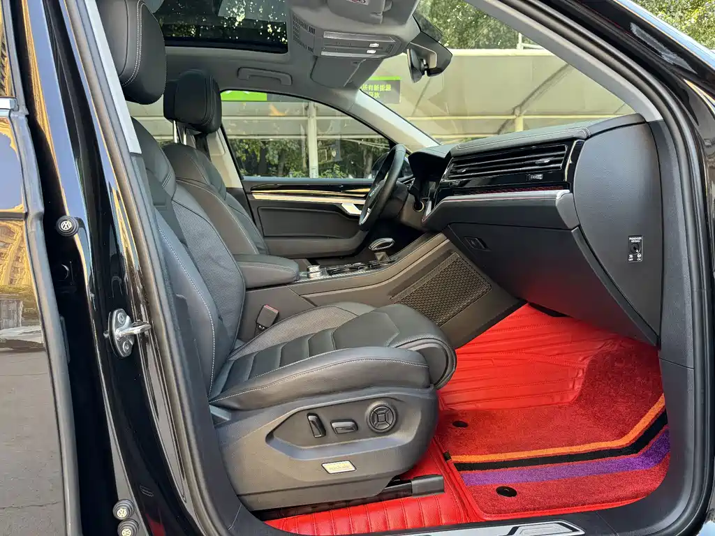 Volkswagen Touareg — миниатюра 10