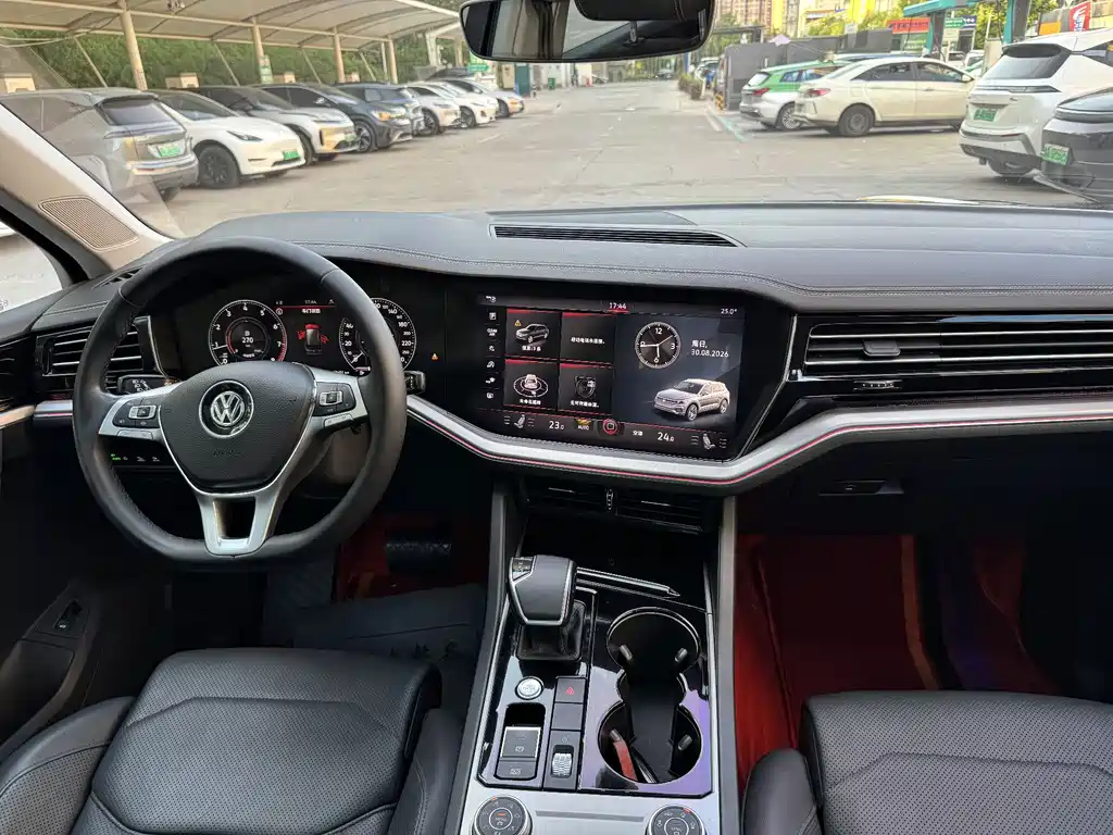 Volkswagen Touareg — миниатюра 11