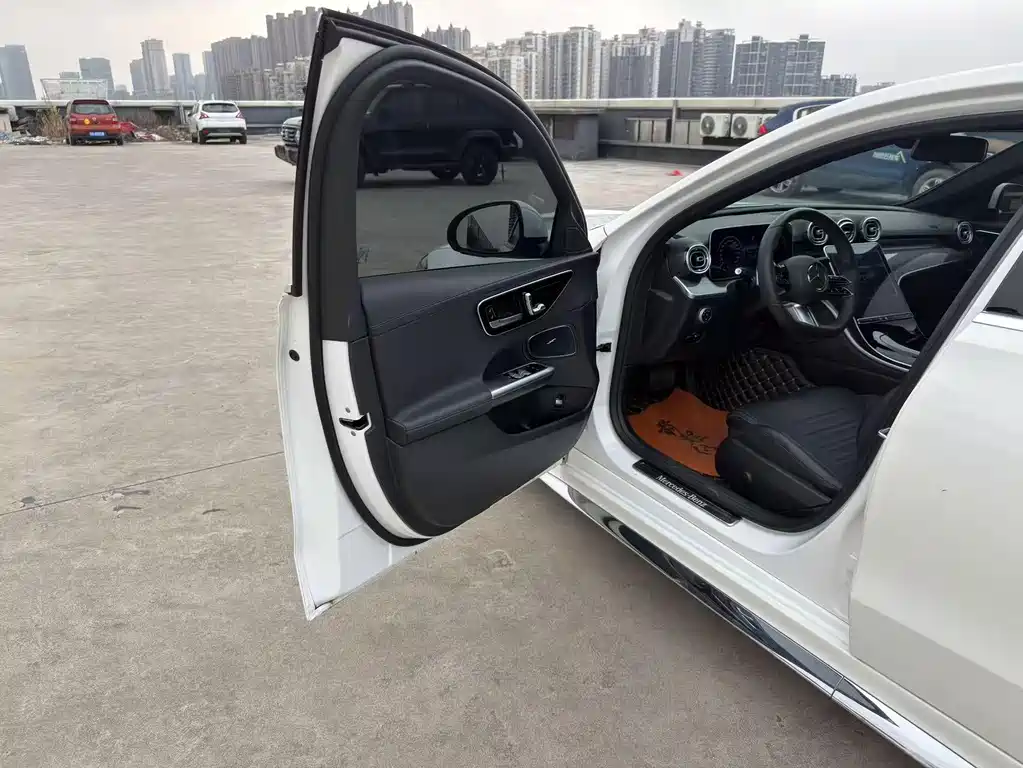 Mercedes-Benz C-Class — миниатюра 7