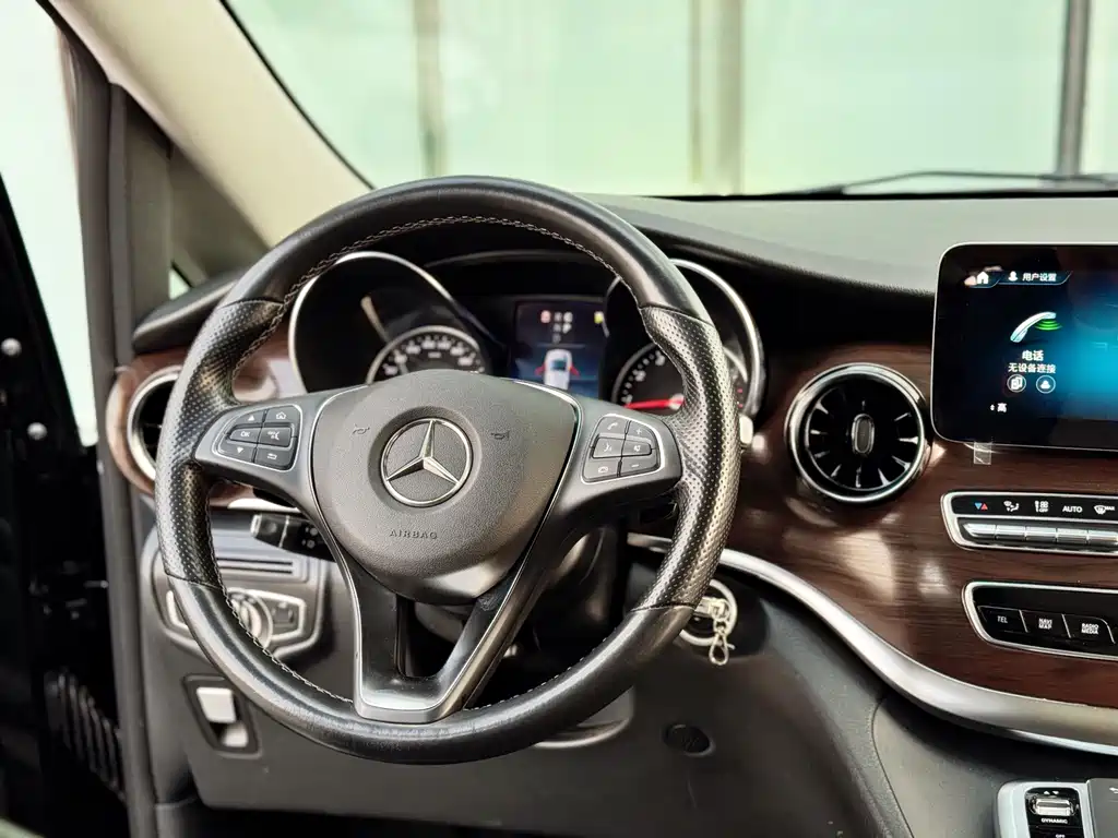 Mercedes-Benz V-Class — миниатюра 14