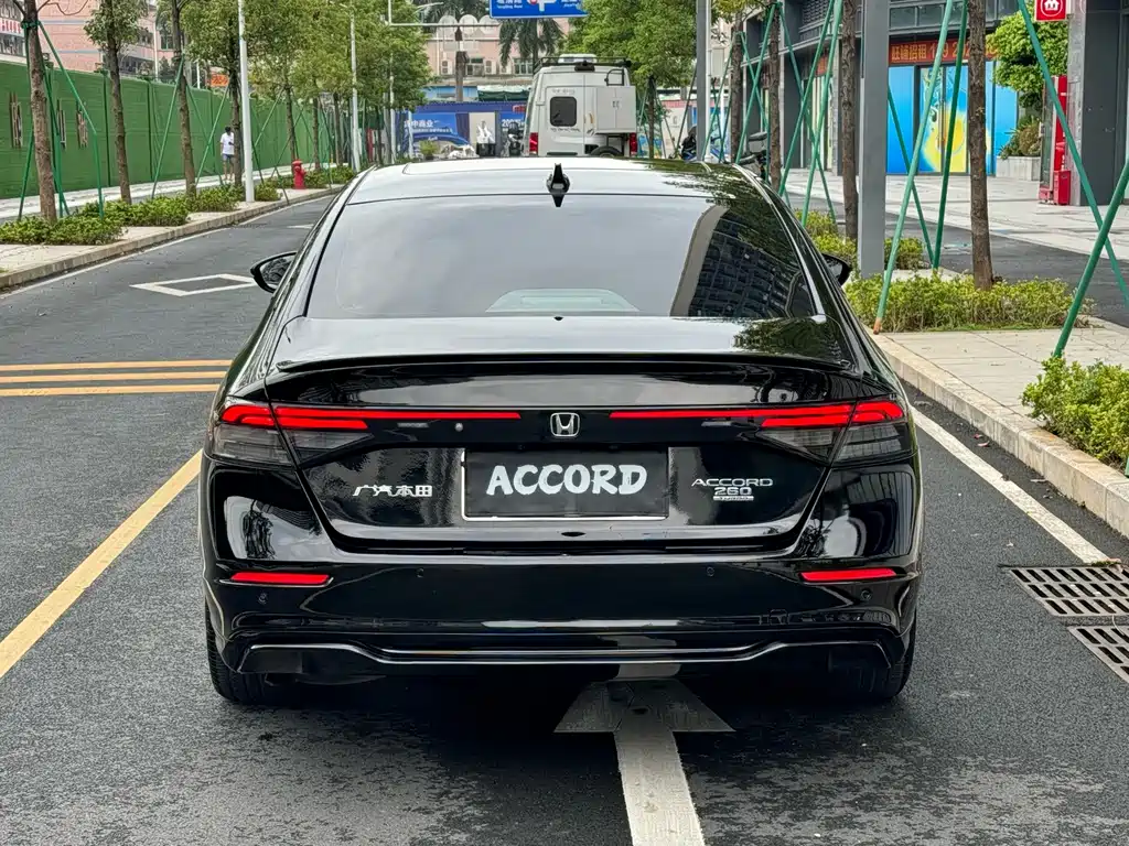 Honda Accord — миниатюра 8
