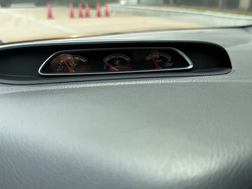 Ford Focus (Import) 2.0T ST 橙色版, фото 11