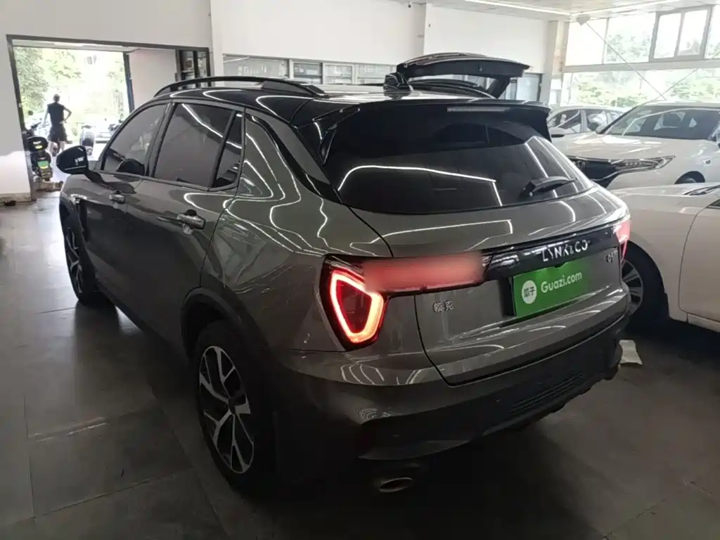 Lynk & Co 01 — миниатюра 5