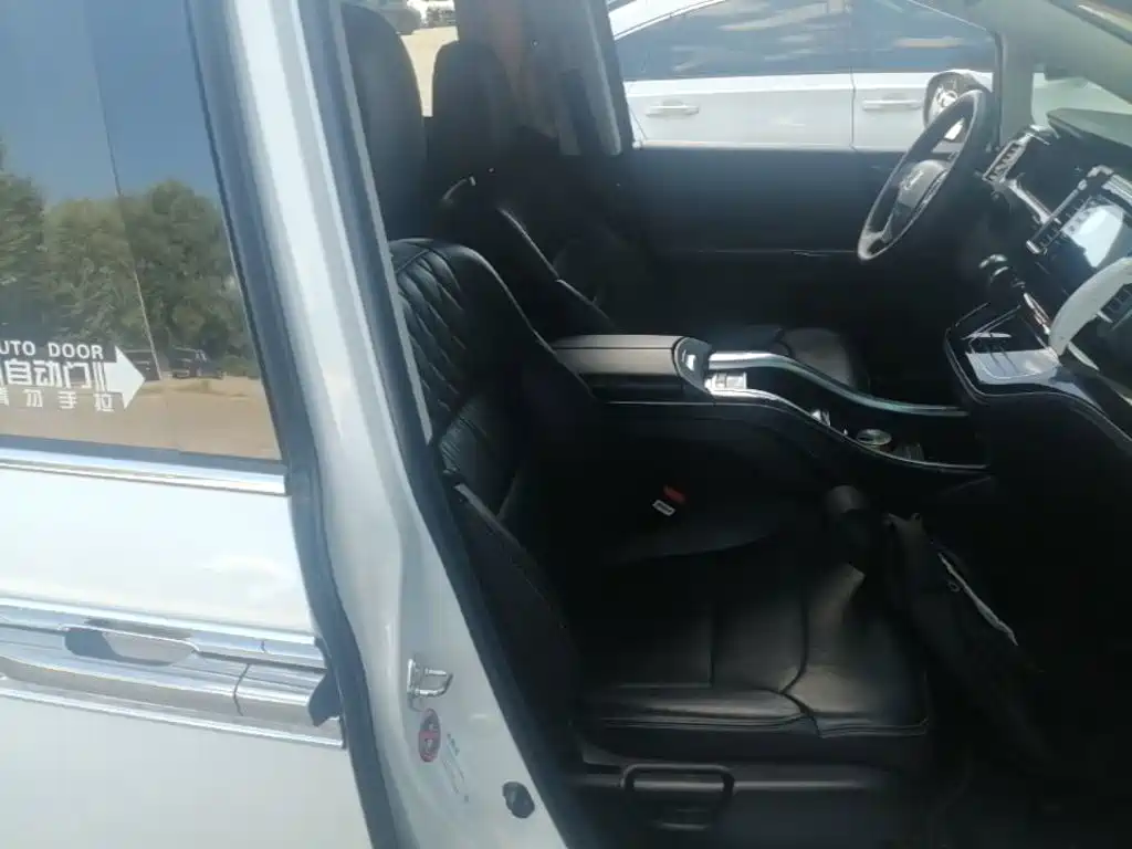 Honda Elysion — миниатюра 23