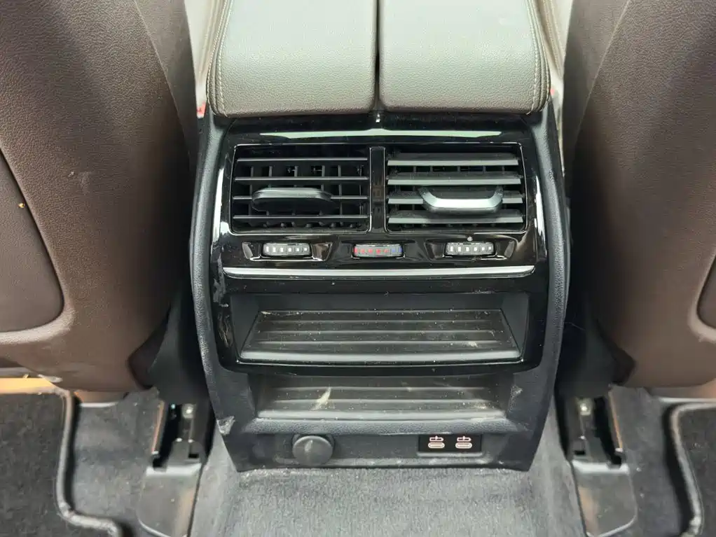 BMW 5 Series New Energy — миниатюра 15