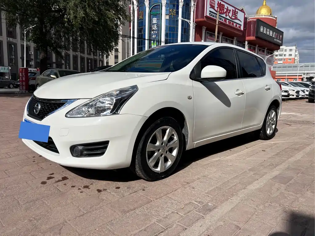 Nissan Tiida