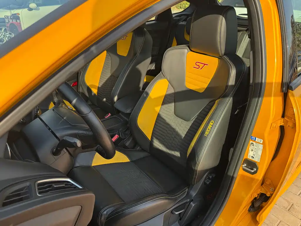 Ford Focus (Import) — миниатюра 9