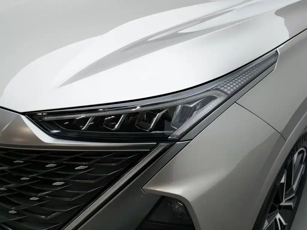 Roewe RX9 — миниатюра 7