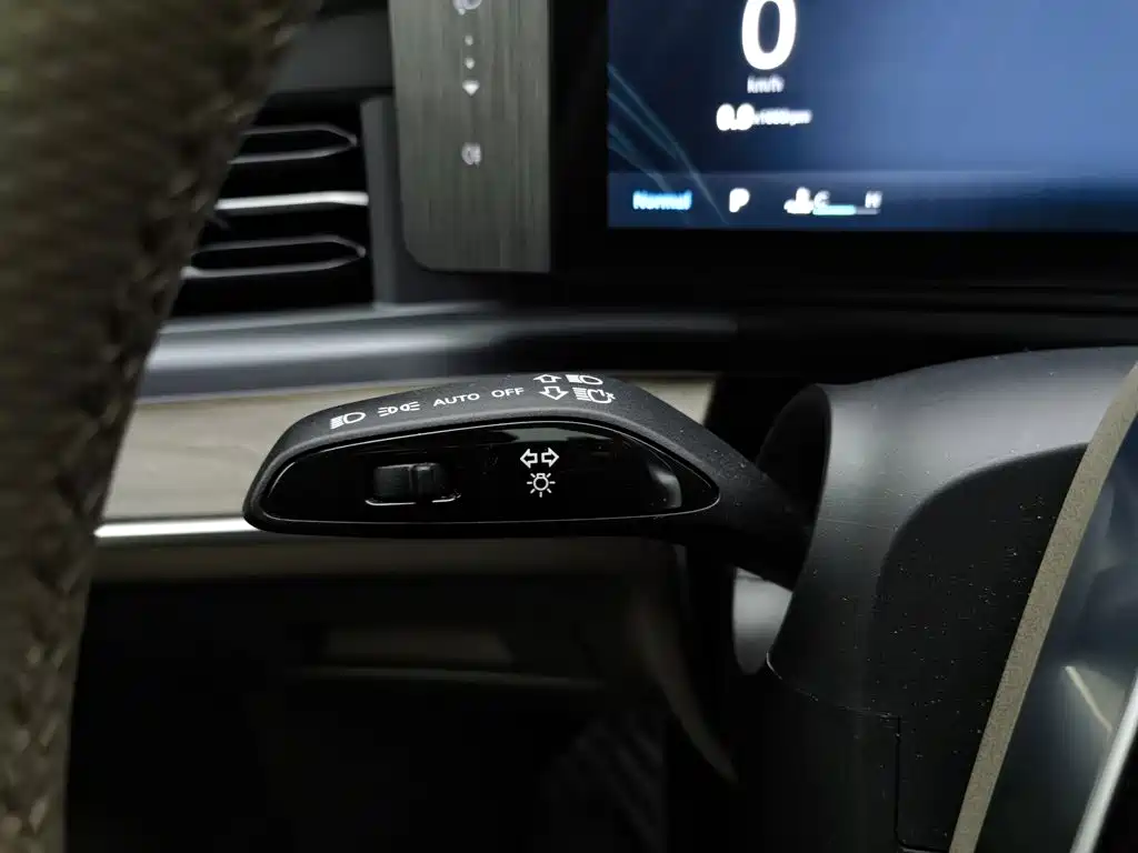 Roewe RX9 — миниатюра 21