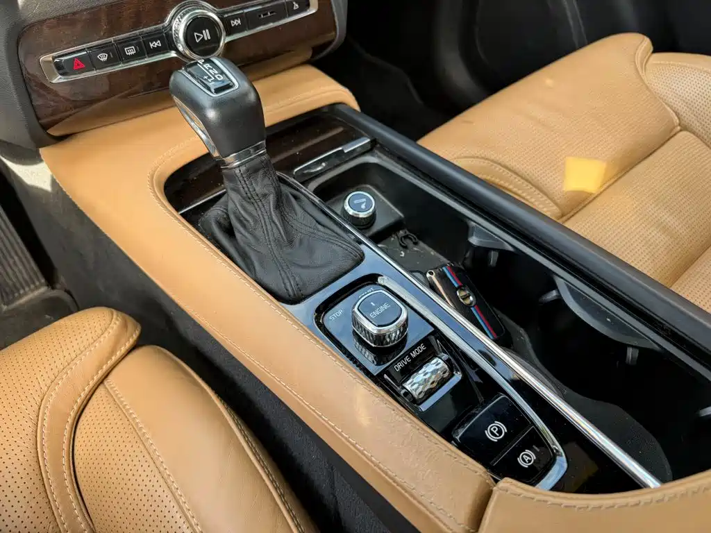 Volvo XC90 — миниатюра 9
