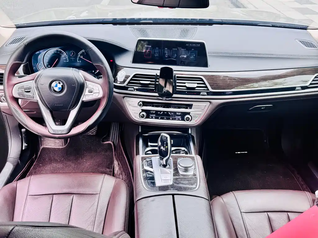 BMW 7 Series 7 2016 730Li Lead