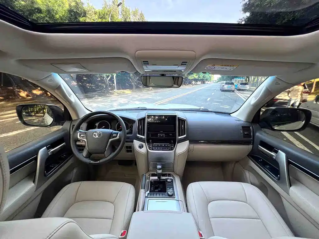 Toyota Land Cruiser 2019 5.7L VX-R