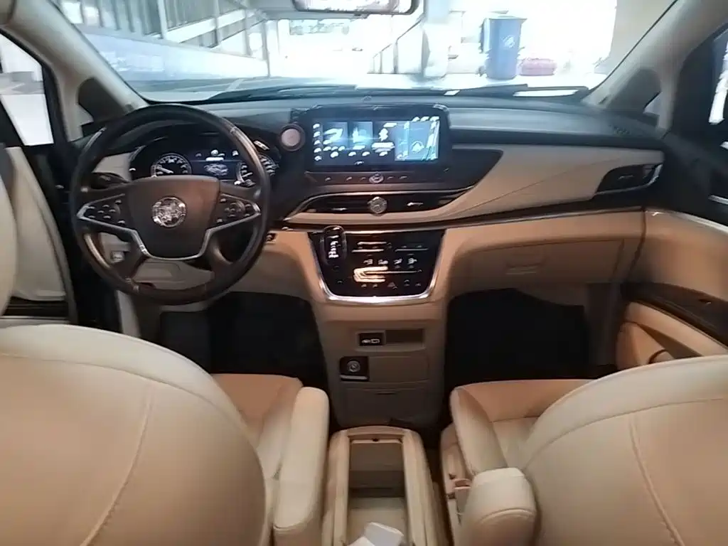 Buick GL8 — миниатюра 10