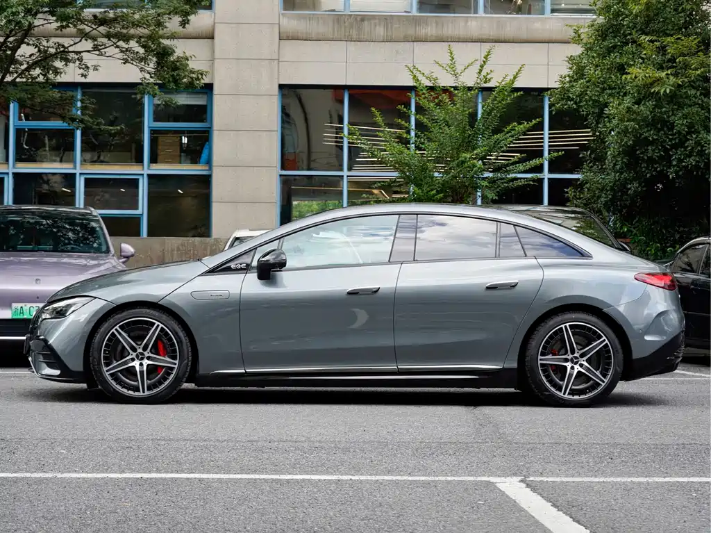 Mercedes-Benz EQE AMG — миниатюра 3