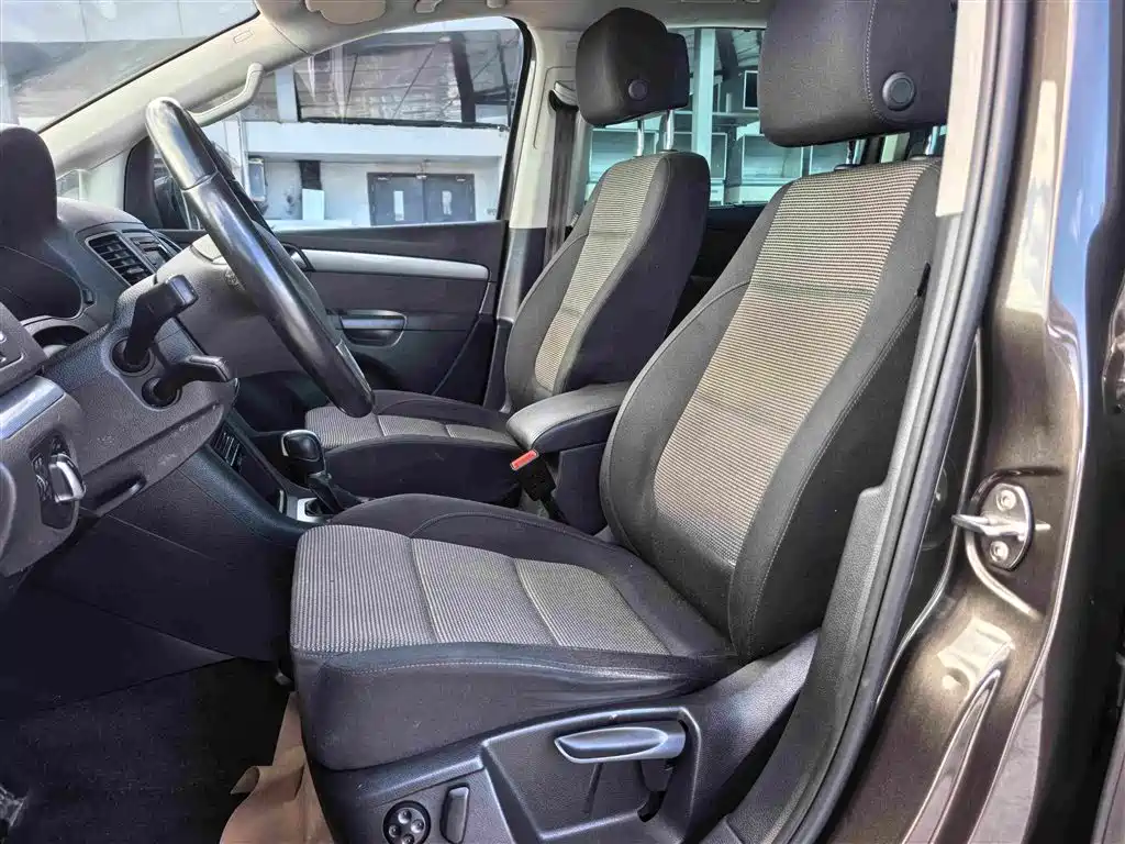 Volkswagen Sharan — миниатюра 6