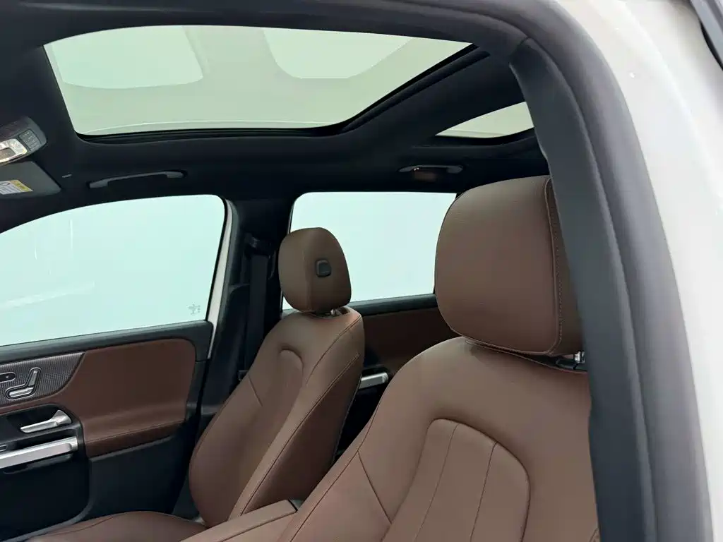 Mercedes-Benz GLB — миниатюра 25