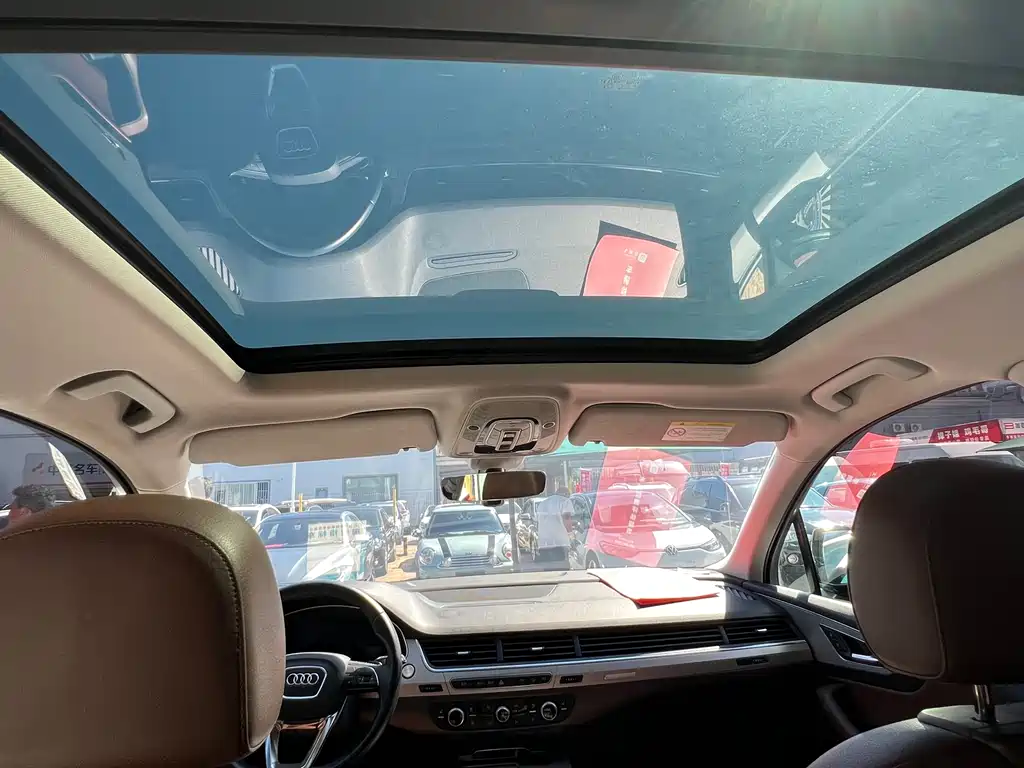 Audi Q7 — миниатюра 11