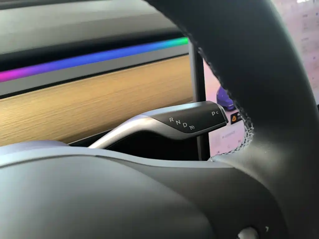 Tesla Model Y — миниатюра 14