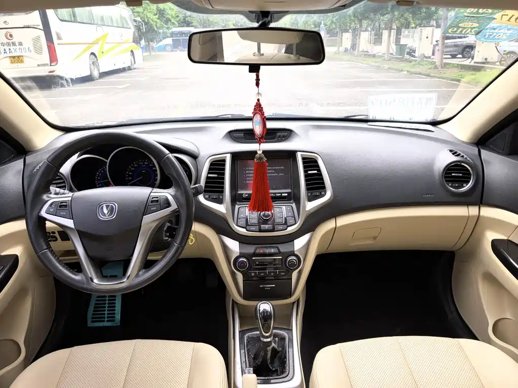 Changan Eado 2015 1.6L MT Luxury V