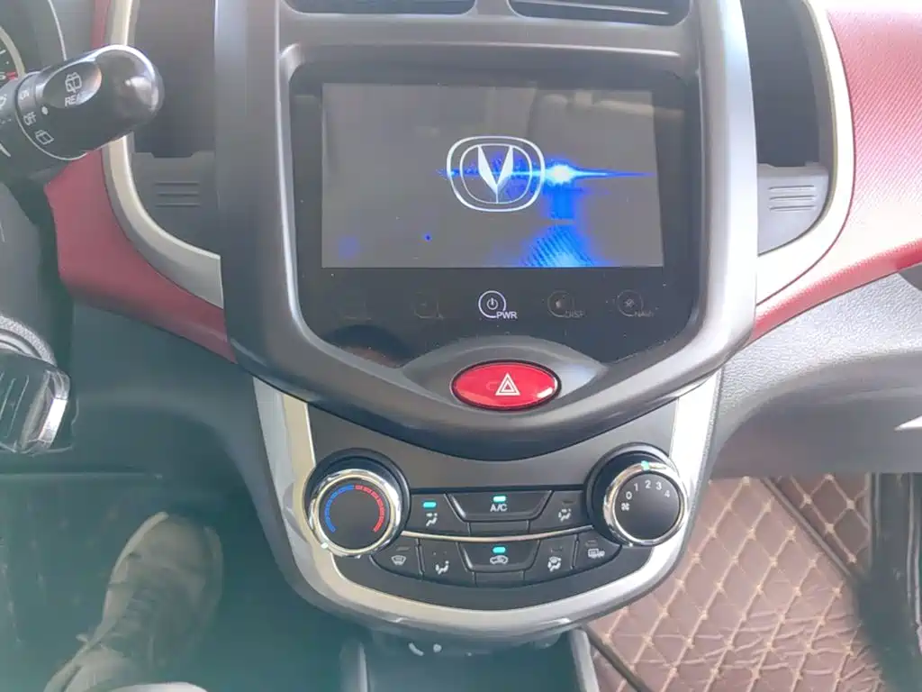 Changan BenBen — миниатюра 13