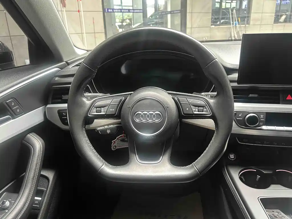 Audi A4L 2022 40 TFSI Luxury