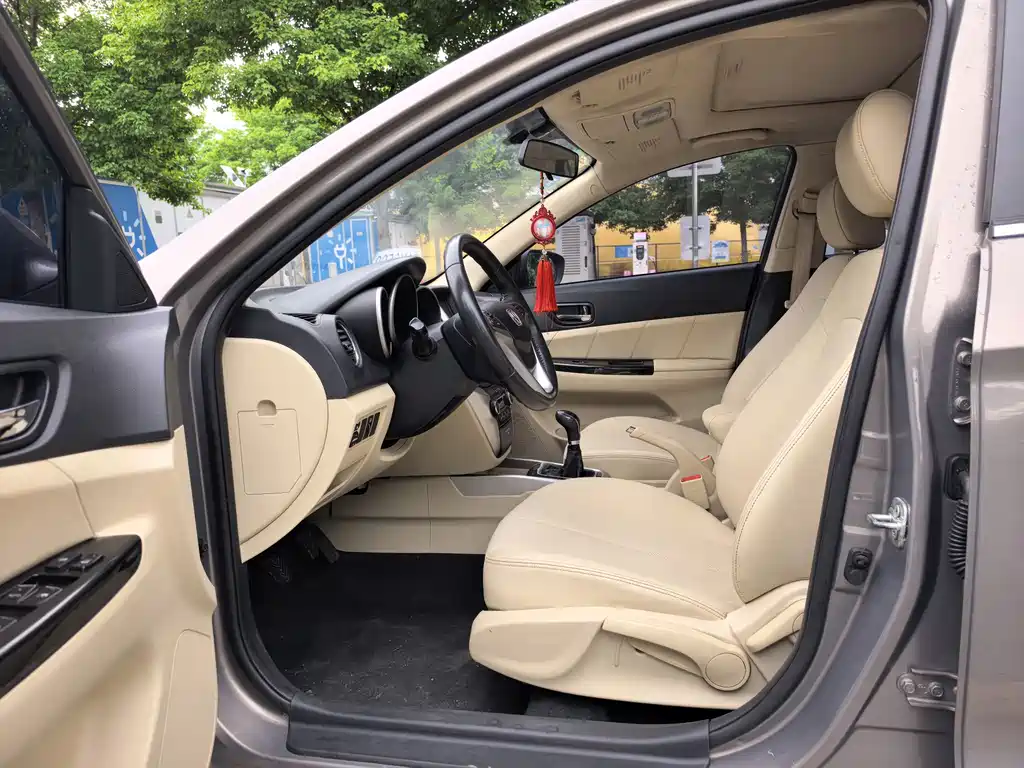 Changan Eado 2015 1.6L MT Luxury V