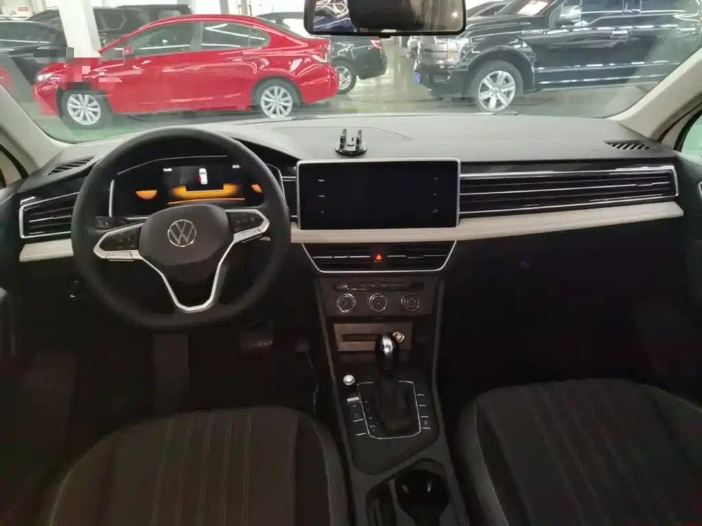 Volkswagen Tiguan L — миниатюра 10