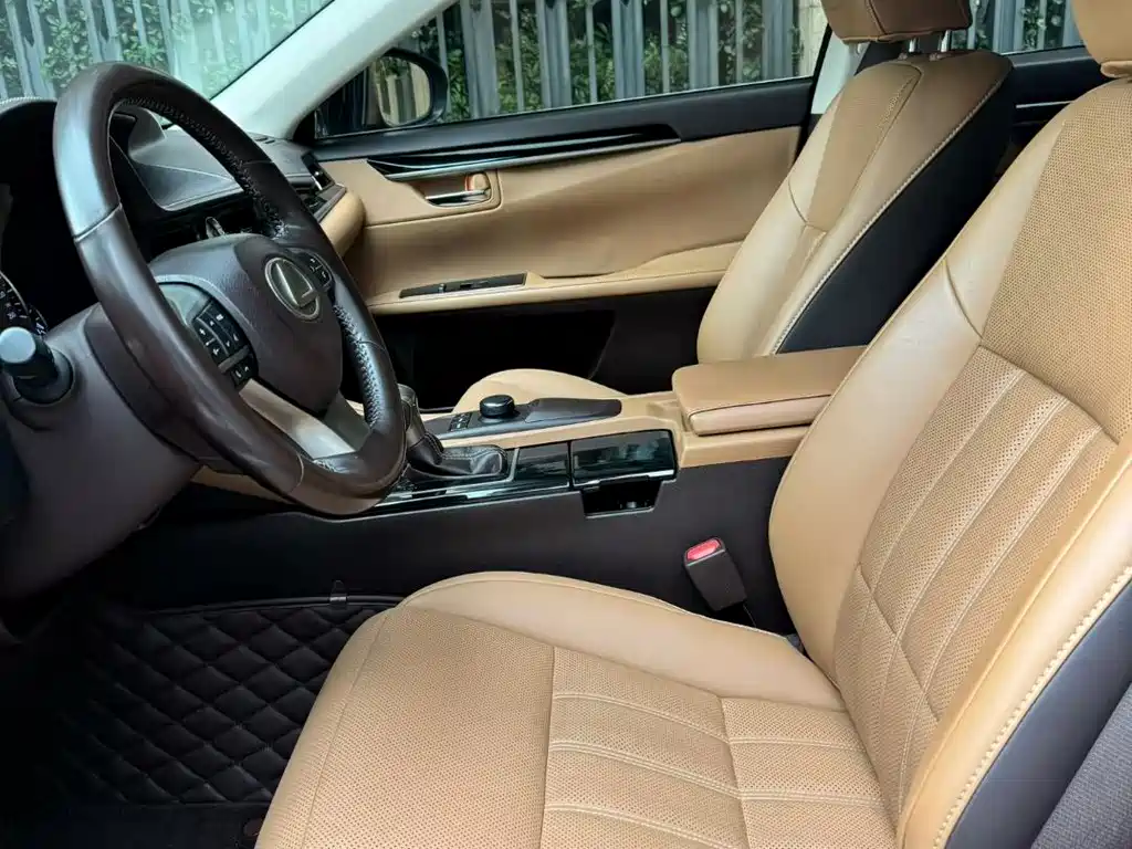 Lexus ES 2015 200 Comfort