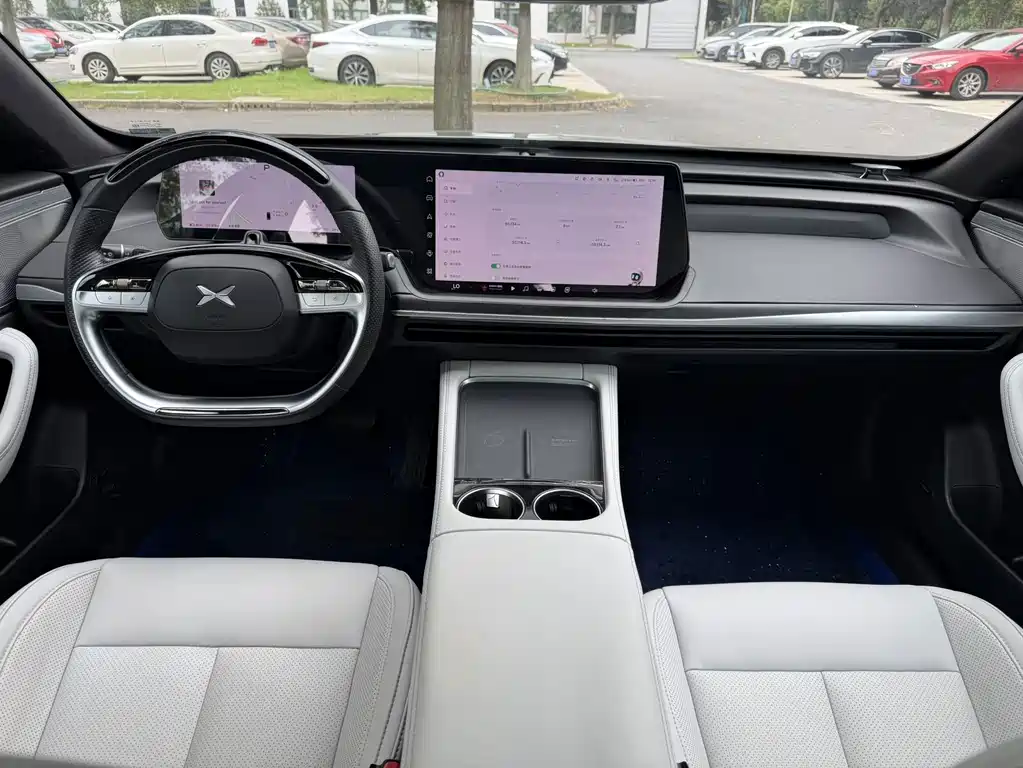 XPeng P7 — миниатюра 14