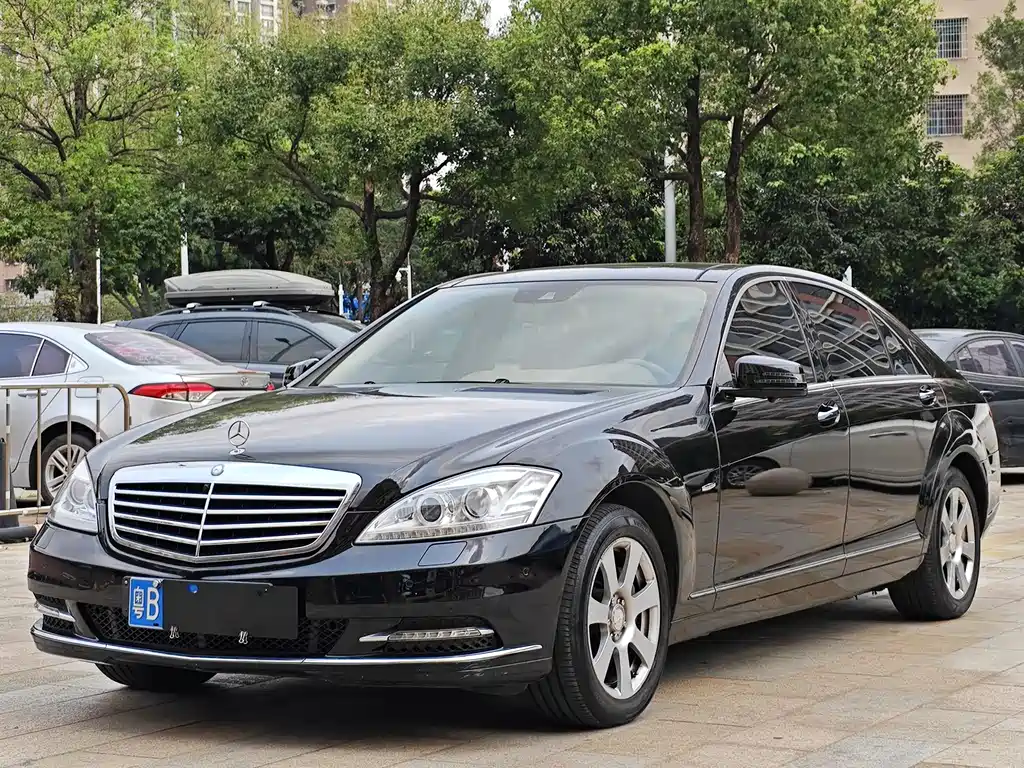 Mercedes-Benz S-Class 2012