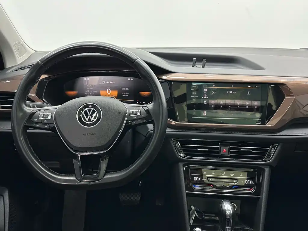 Volkswagen Tharu — миниатюра 10