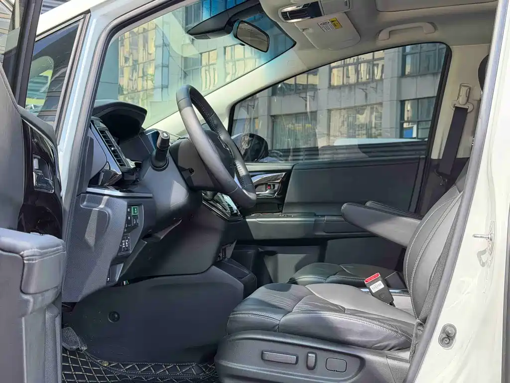 Honda Elysion — миниатюра 6