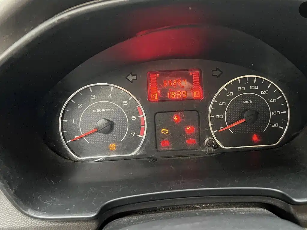 Wuling Hongguang V — миниатюра 10