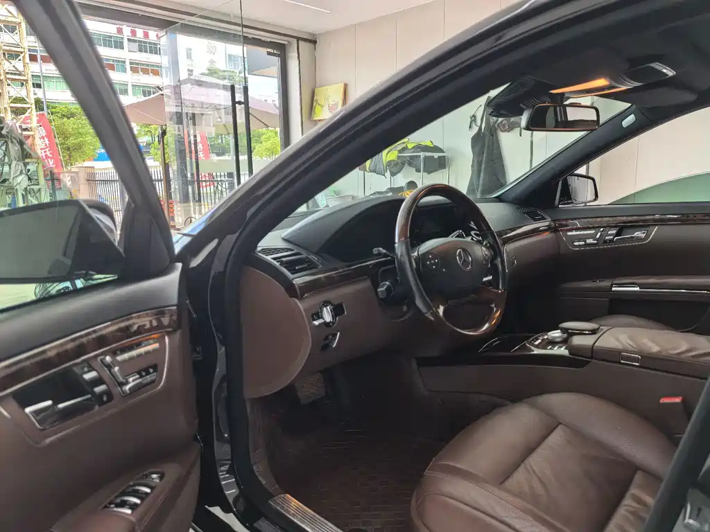 Mercedes-Benz S-Class — миниатюра 7