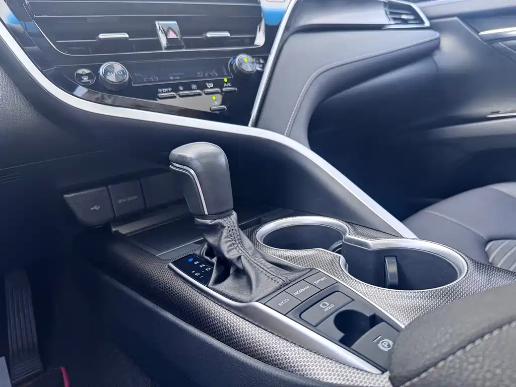 Toyota Camry — миниатюра 22