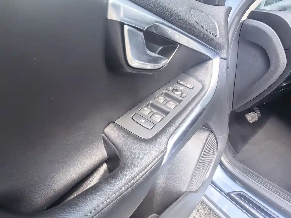 Volvo V40 2017 T3