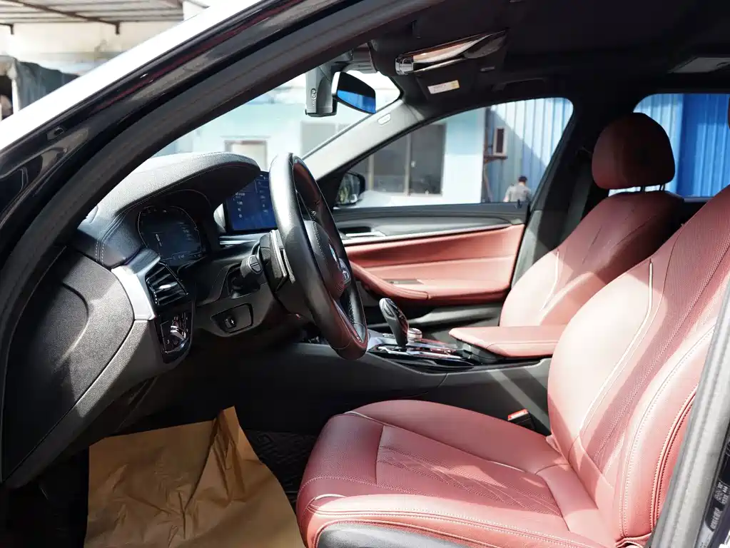 BMW 5 Series — миниатюра 6