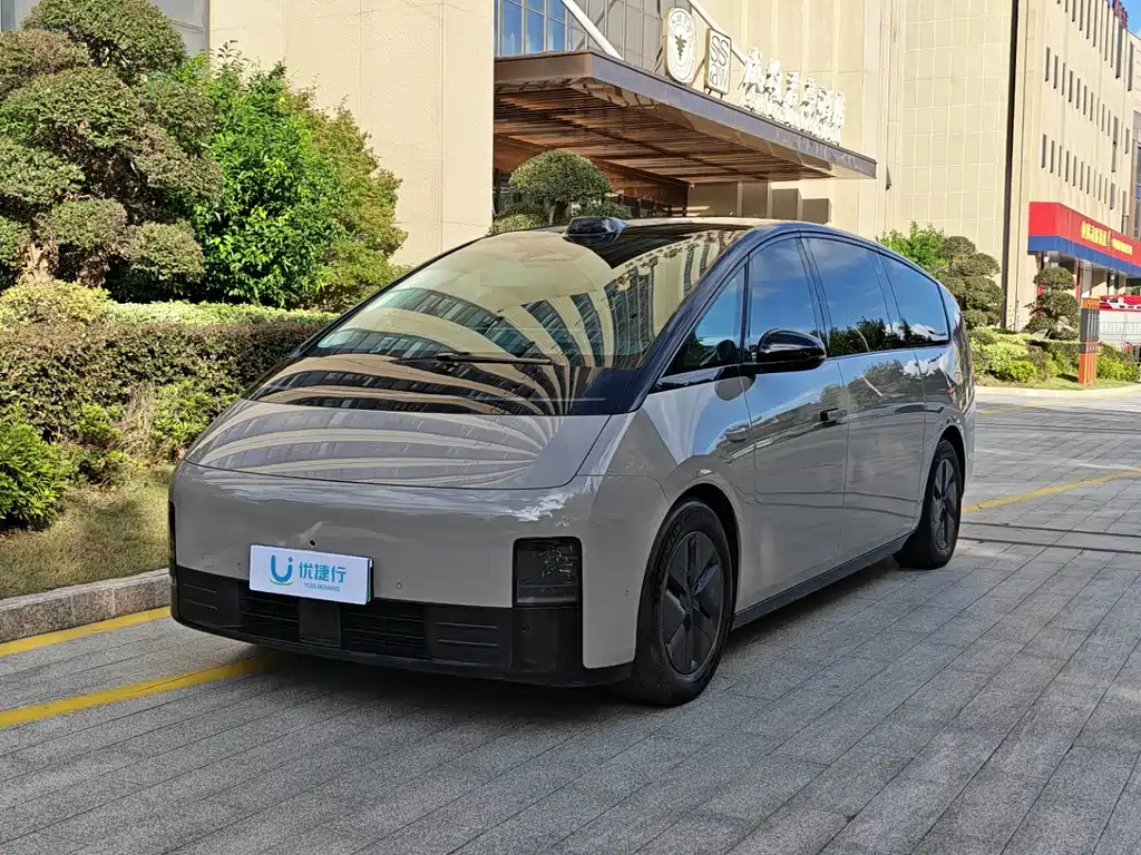 Li Auto Li MEGA