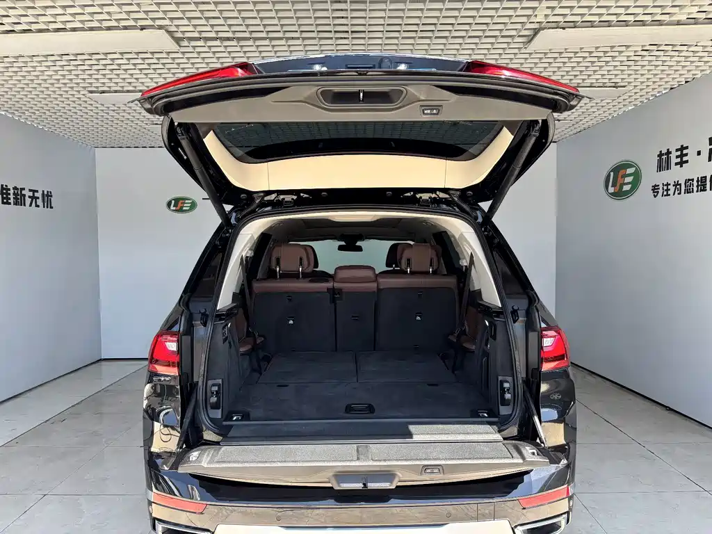 BMW X7 — миниатюра 30