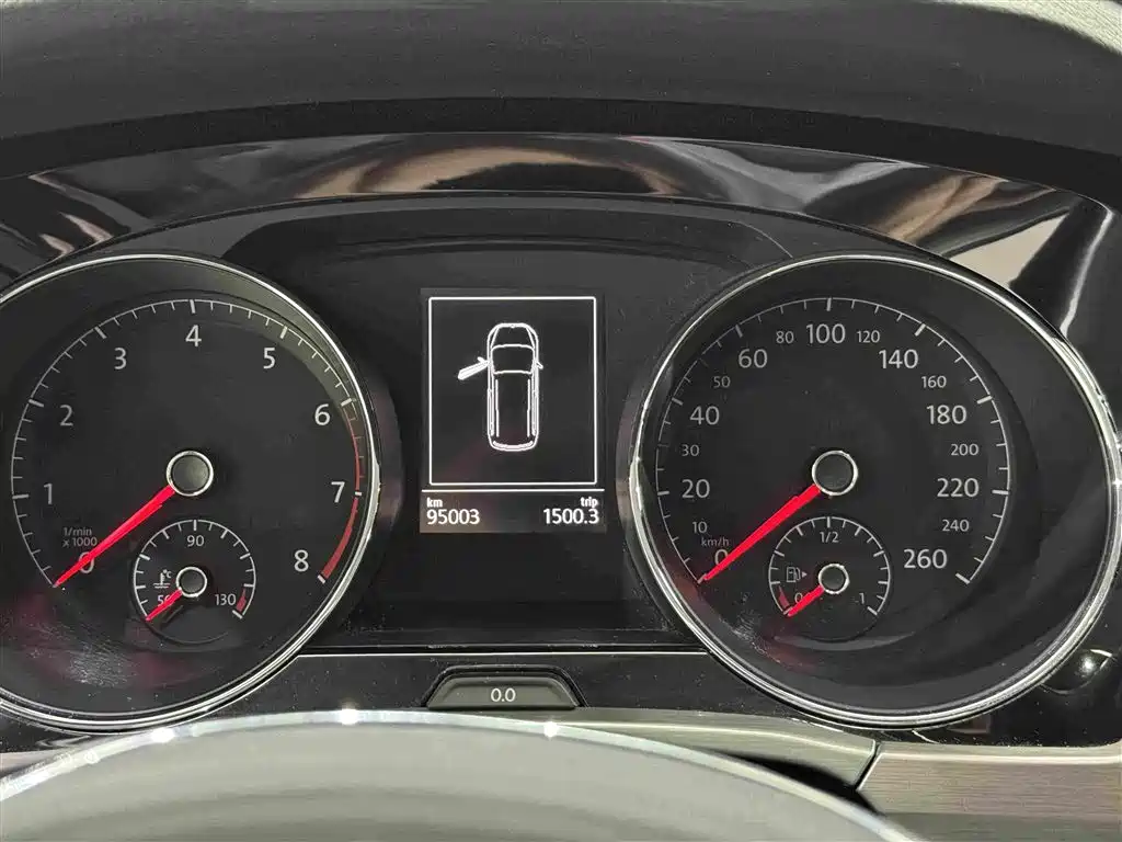 Volkswagen Touran — миниатюра 30