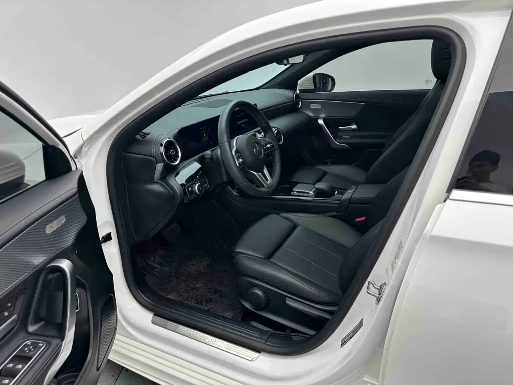 Mercedes-Benz A-Class — миниатюра 9