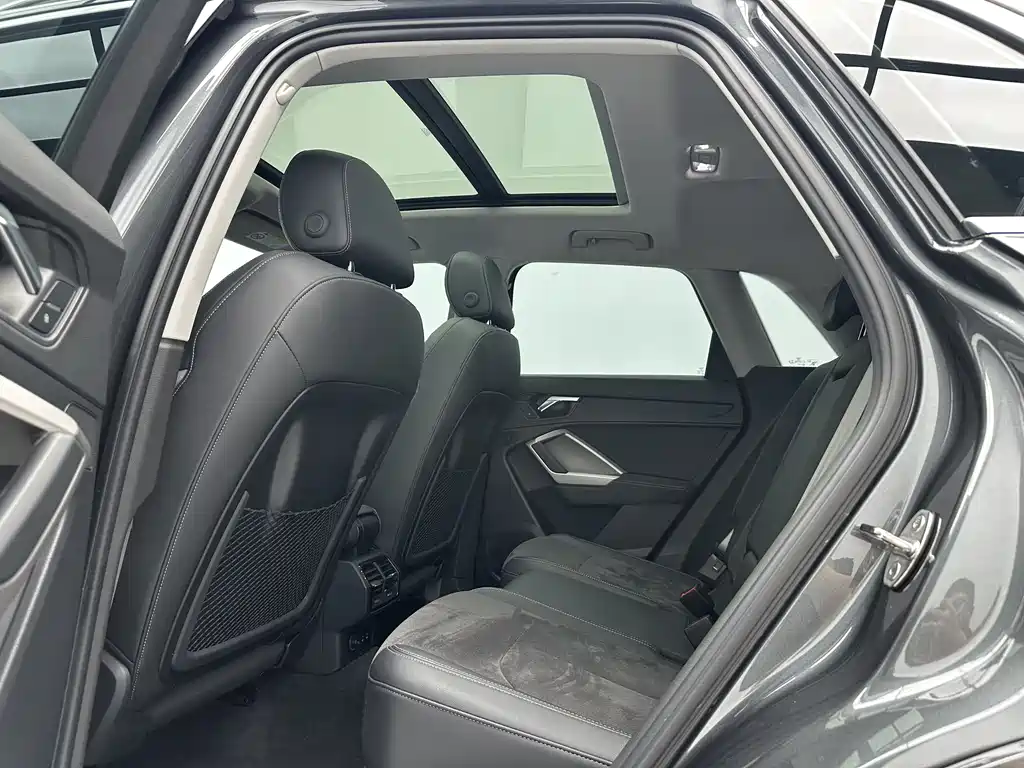 Audi Q3 2023 35 TFSI Fashion (1.4T)