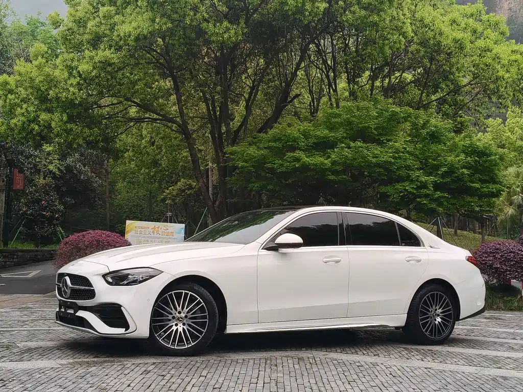 Mercedes-Benz C-Class 2024
