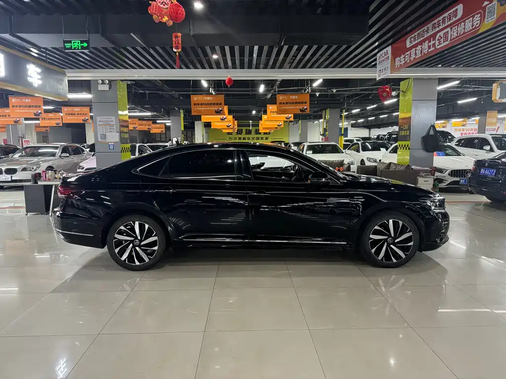 Volkswagen Passat 2023 380TSI Luxury