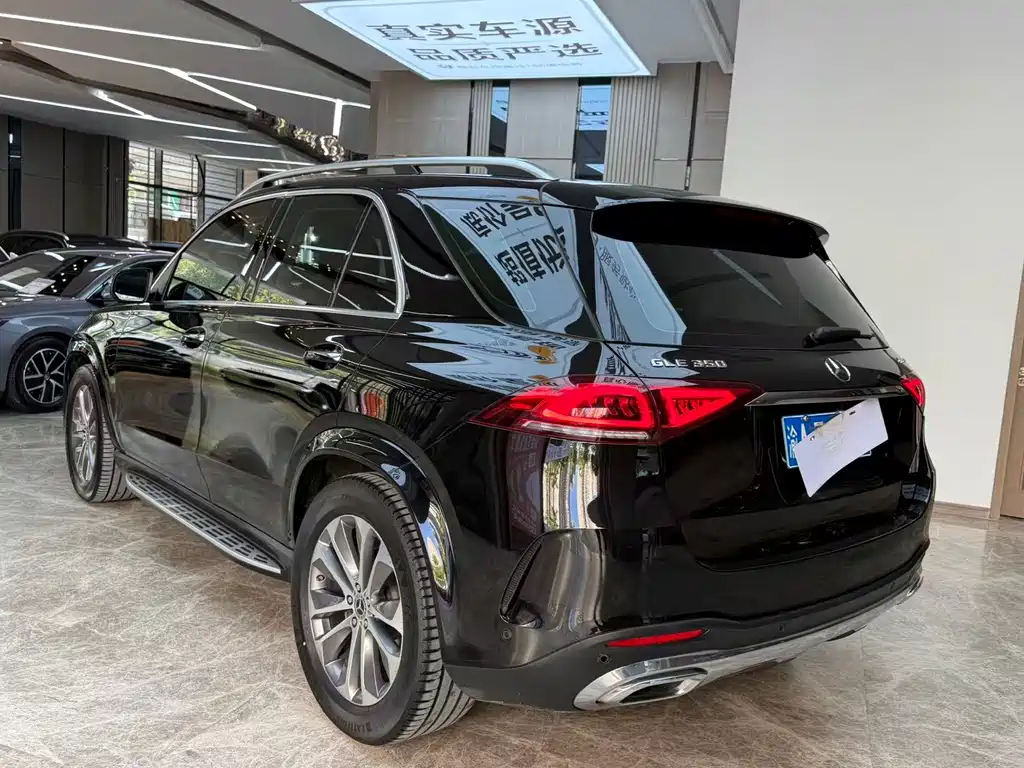 Mercedes-Benz GLE (Import) — миниатюра 18