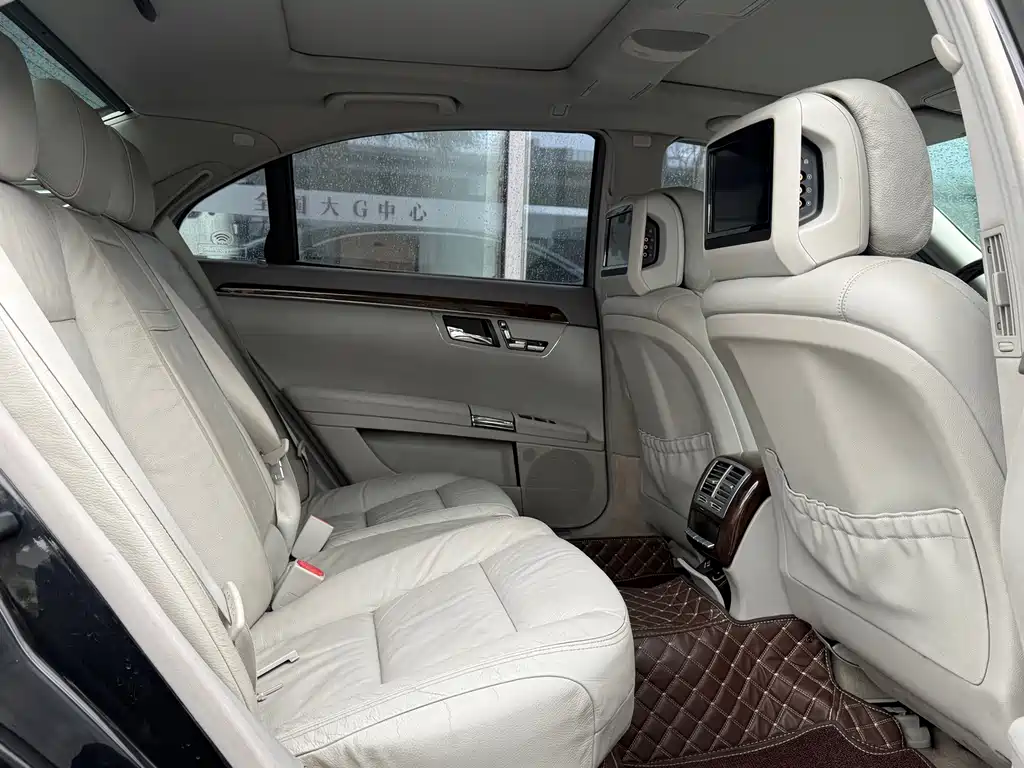 Mercedes-Benz S-Class — миниатюра 14