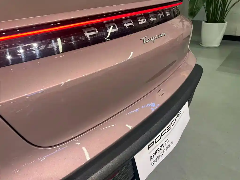 Porsche Taycan — миниатюра 17