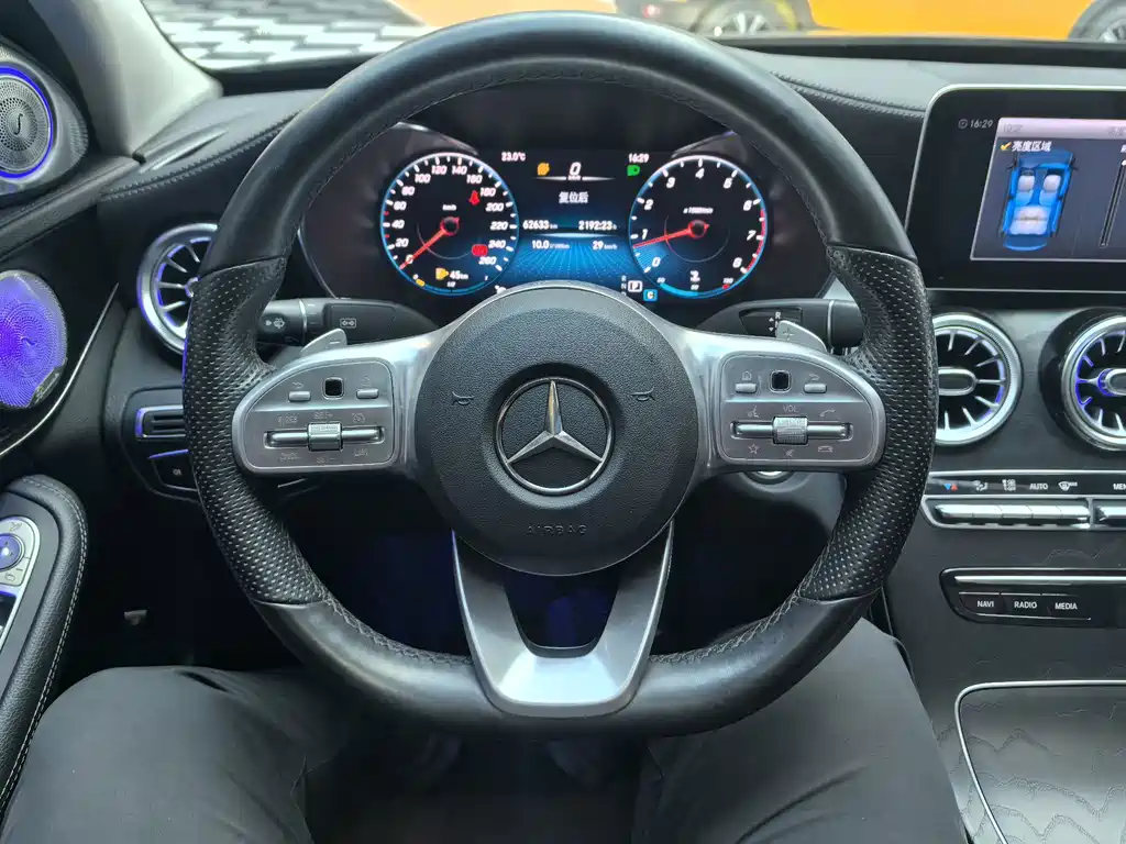 Mercedes-Benz C-Class — миниатюра 11